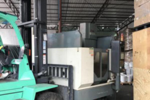 Japanese second-hand four-axis vertical machining center imported from Japan to China case sharing